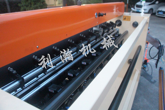 <a href='http://www.bu29.cn/xingyezixun/1133.html' target='1' style='font-size:14px; font-weight:bold; color:#ff0000;'>超聲波剪切機(jī)</a>